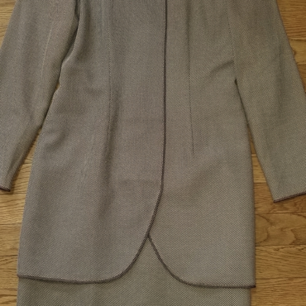 Ladies Dress, AnnTaylor, Siza 2 in excellent condition.